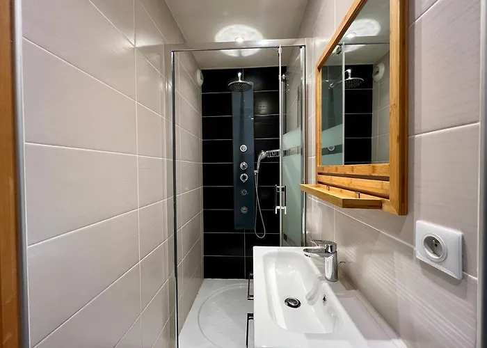 Spacious & Modern Flat Close To Parc Monceau * Párizs