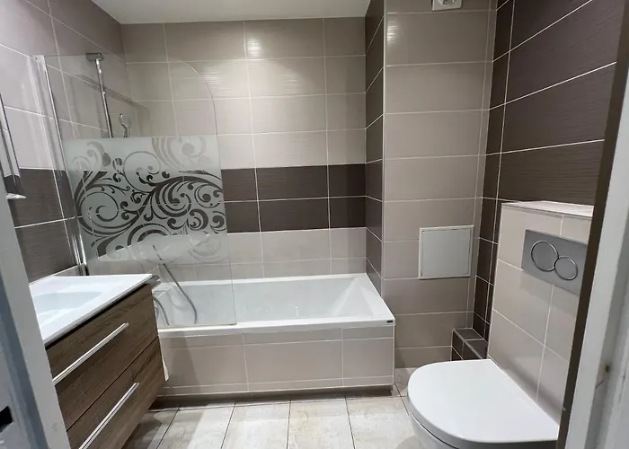 Spacious & Modern Flat Close To Parc Monceau * 파리