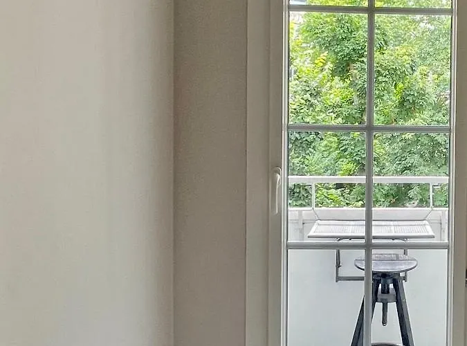 Spacious & Modern Flat Close To Parc Monceau 아파트 *