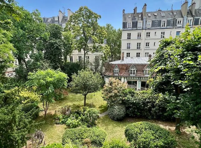 Spacious & Modern Flat Close To Parc Monceau 아파트 *